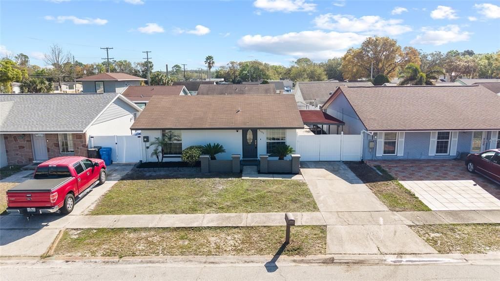 Activo con contrato: $354,900 (3 camas, 2 baños, 1350 Pies cuadrados)