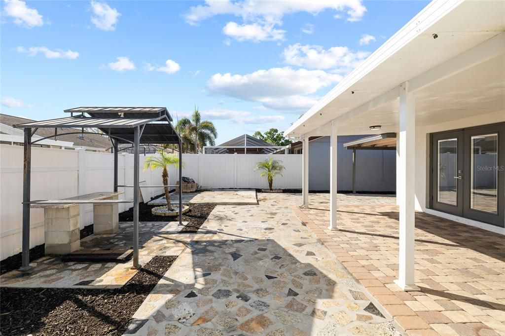 Activo con contrato: $354,900 (3 camas, 2 baños, 1350 Pies cuadrados)