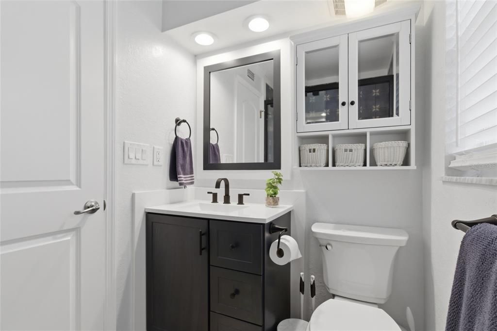 For Sale: $447,000 (2 beds, 1 baths, 851 Square Feet)