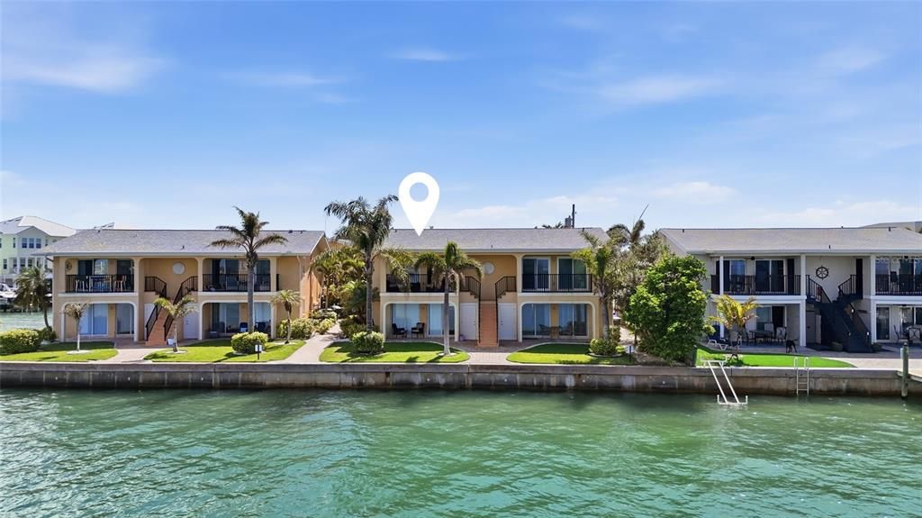 For Sale: $447,000 (2 beds, 1 baths, 851 Square Feet)