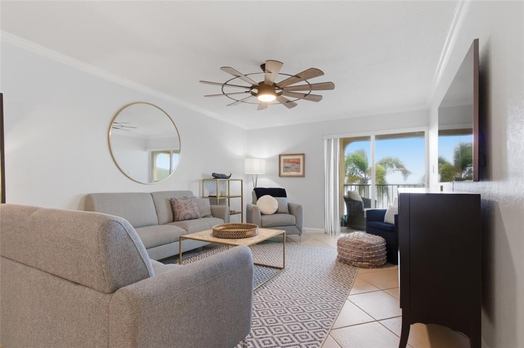 For Sale: $447,000 (2 beds, 1 baths, 851 Square Feet)