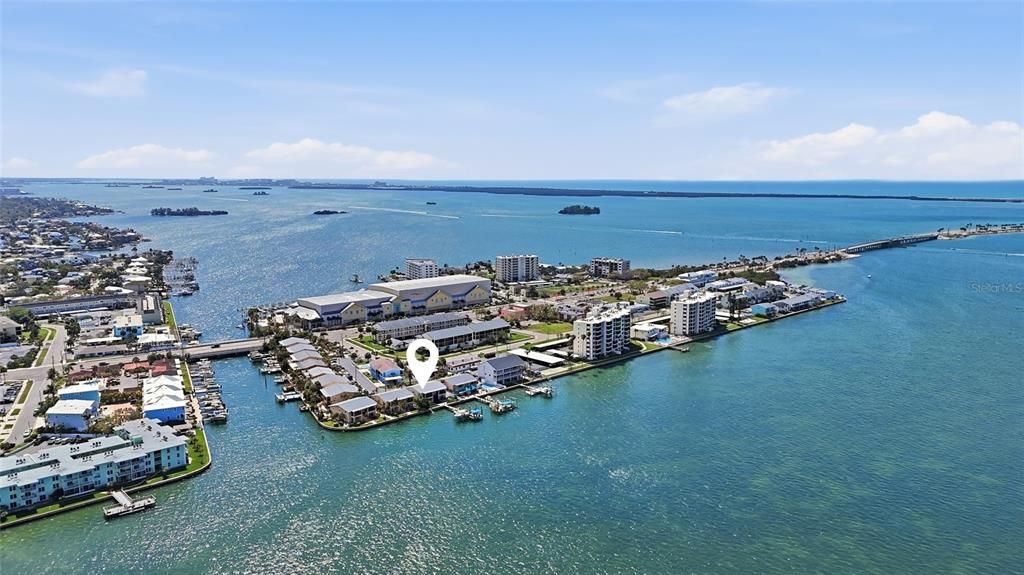 For Sale: $447,000 (2 beds, 1 baths, 851 Square Feet)