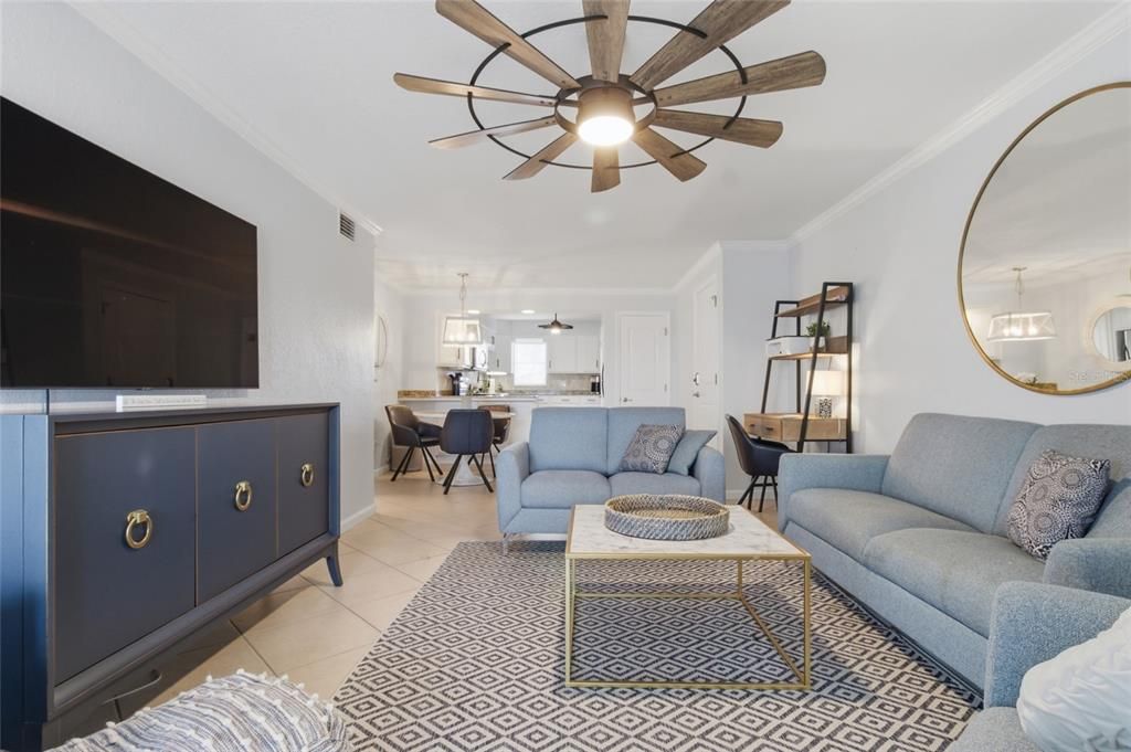 For Sale: $447,000 (2 beds, 1 baths, 851 Square Feet)