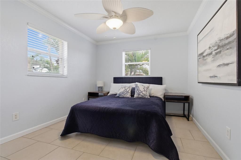 For Sale: $447,000 (2 beds, 1 baths, 851 Square Feet)