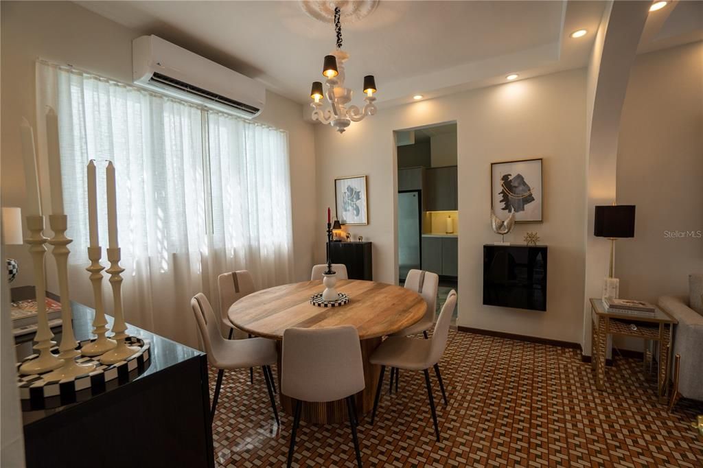 En Venta: $975,000 (3 camas, 2 baños, 0 Pies cuadrados)