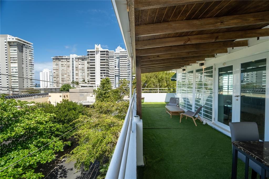 En Venta: $975,000 (3 camas, 2 baños, 0 Pies cuadrados)