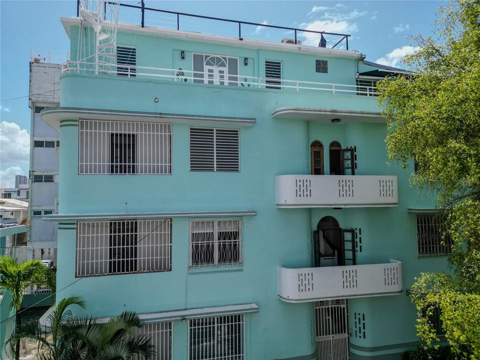 En Venta: $975,000 (3 camas, 2 baños, 0 Pies cuadrados)