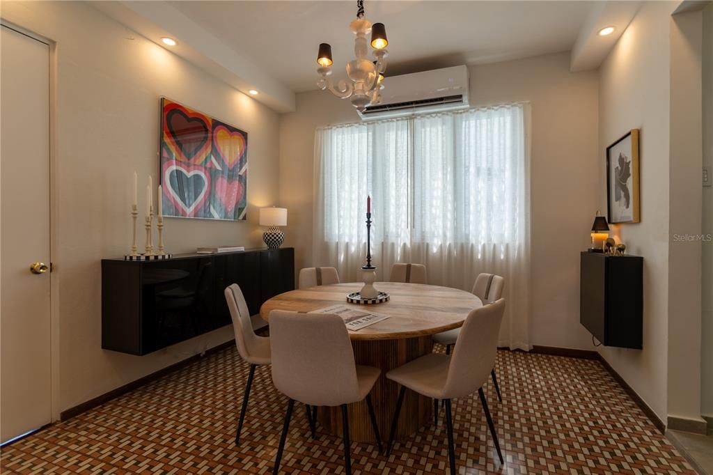 En Venta: $975,000 (3 camas, 2 baños, 0 Pies cuadrados)