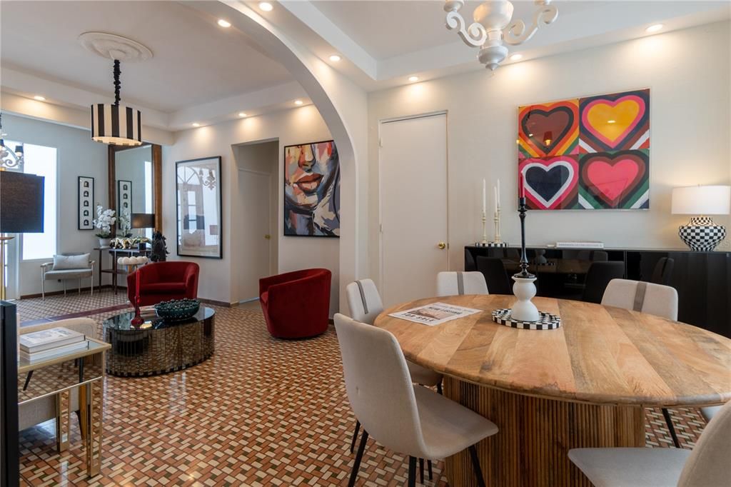 En Venta: $975,000 (3 camas, 2 baños, 0 Pies cuadrados)