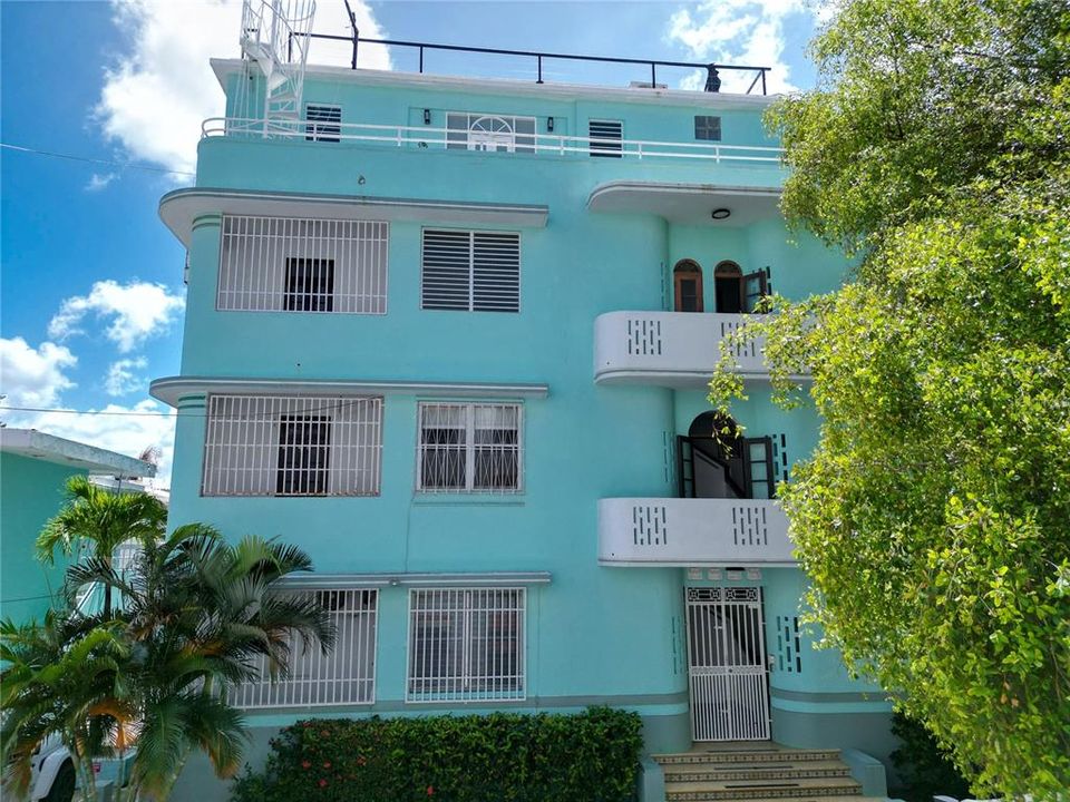 En Venta: $975,000 (3 camas, 2 baños, 0 Pies cuadrados)