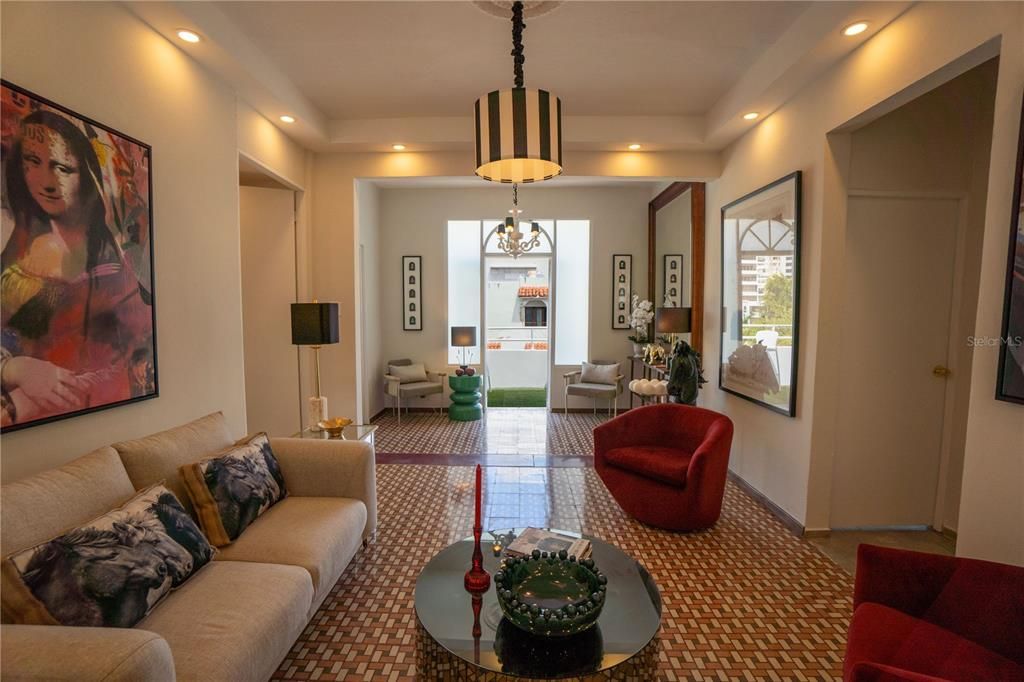 En Venta: $975,000 (3 camas, 2 baños, 0 Pies cuadrados)