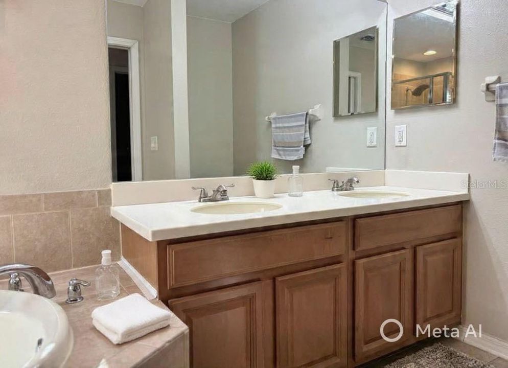 На продажу: $259,900 (3 спален, 3 ванн, 1710 Квадратных фут)