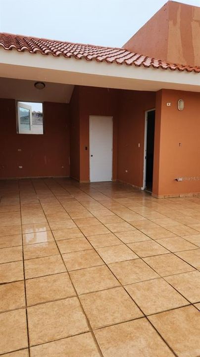 For Sale: $950,000 (3 beds, 3 baths, 2900 Square Feet)