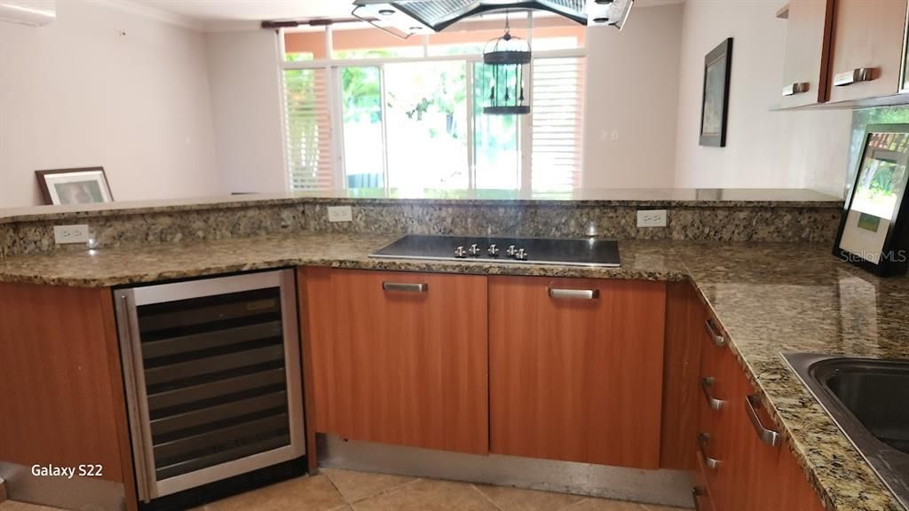For Sale: $950,000 (3 beds, 3 baths, 2900 Square Feet)