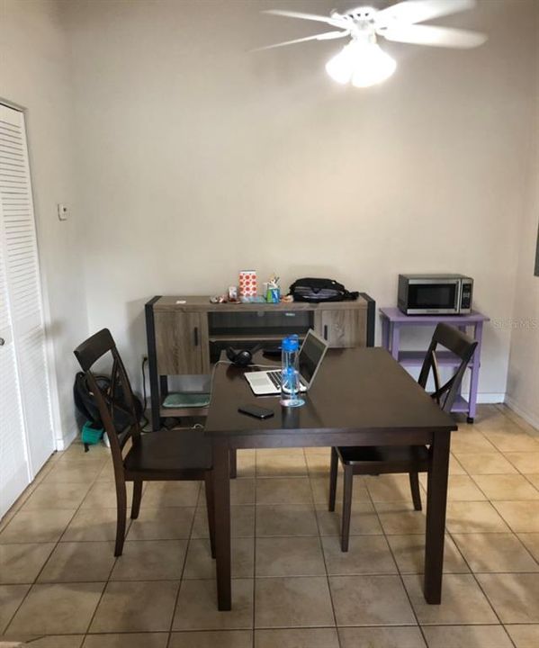 Activo con contrato: $155,000 (2 camas, 2 baños, 888 Pies cuadrados)