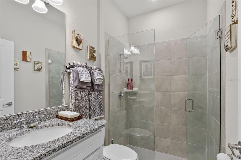 Activo con contrato: $416,900 (3 camas, 3 baños, 1809 Pies cuadrados)