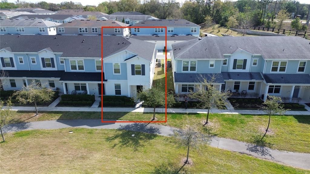 Activo con contrato: $416,900 (3 camas, 3 baños, 1809 Pies cuadrados)