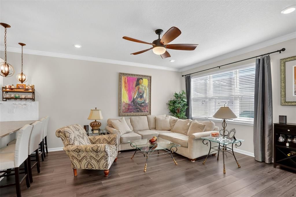 Activo con contrato: $416,900 (3 camas, 3 baños, 1809 Pies cuadrados)