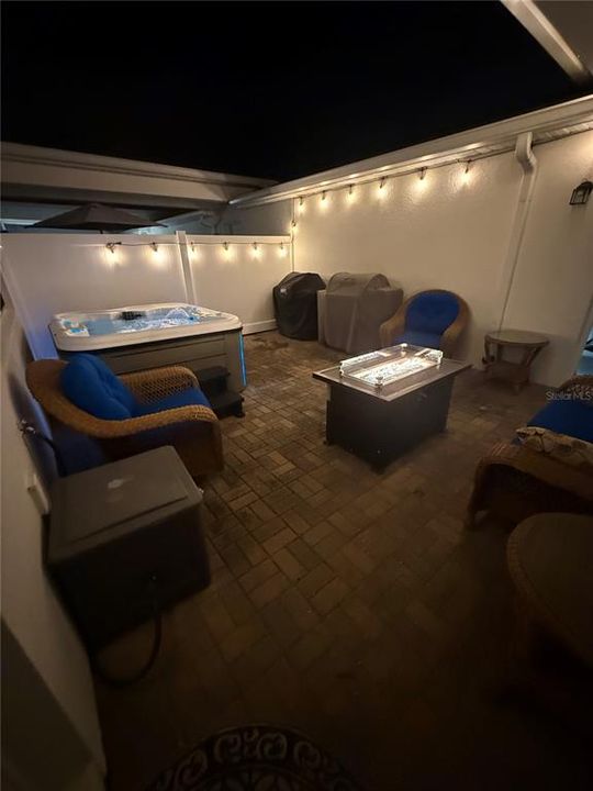 Activo con contrato: $416,900 (3 camas, 3 baños, 1809 Pies cuadrados)