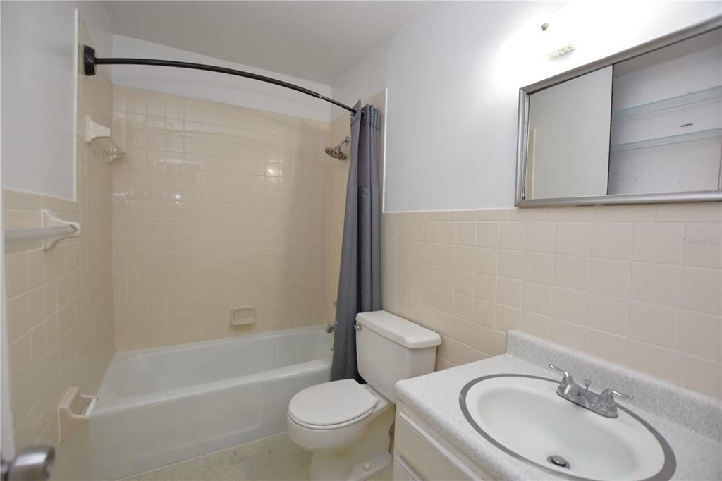 En Renta: $949 (1 camas, 1 baños, 1000 Pies cuadrados)