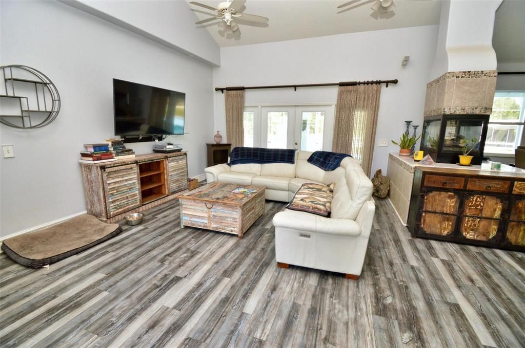 For Sale: $742,500 (3 beds, 2 baths, 2401 Square Feet)