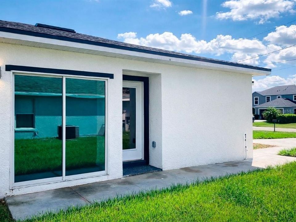 For Rent: $1,597 (3 beds, 2 baths, 1005 Square Feet)