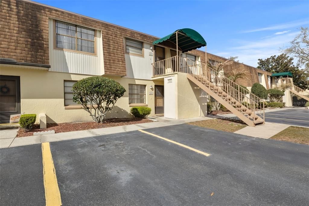 待售: $139,000 (2 贝兹, 2 浴室, 812 平方英尺)