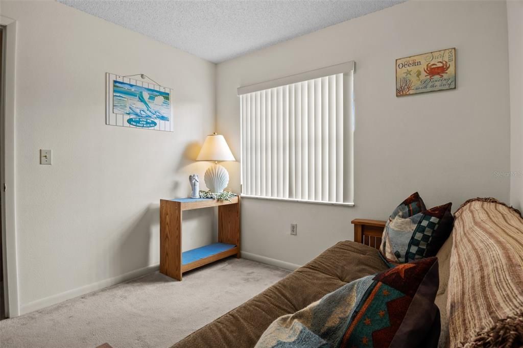 待售: $139,000 (2 贝兹, 2 浴室, 812 平方英尺)