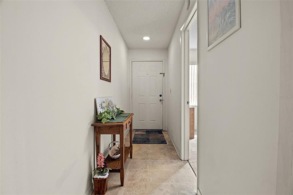 待售: $139,000 (2 贝兹, 2 浴室, 812 平方英尺)