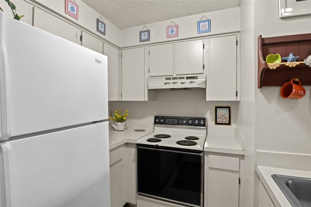 待售: $139,000 (2 贝兹, 2 浴室, 812 平方英尺)