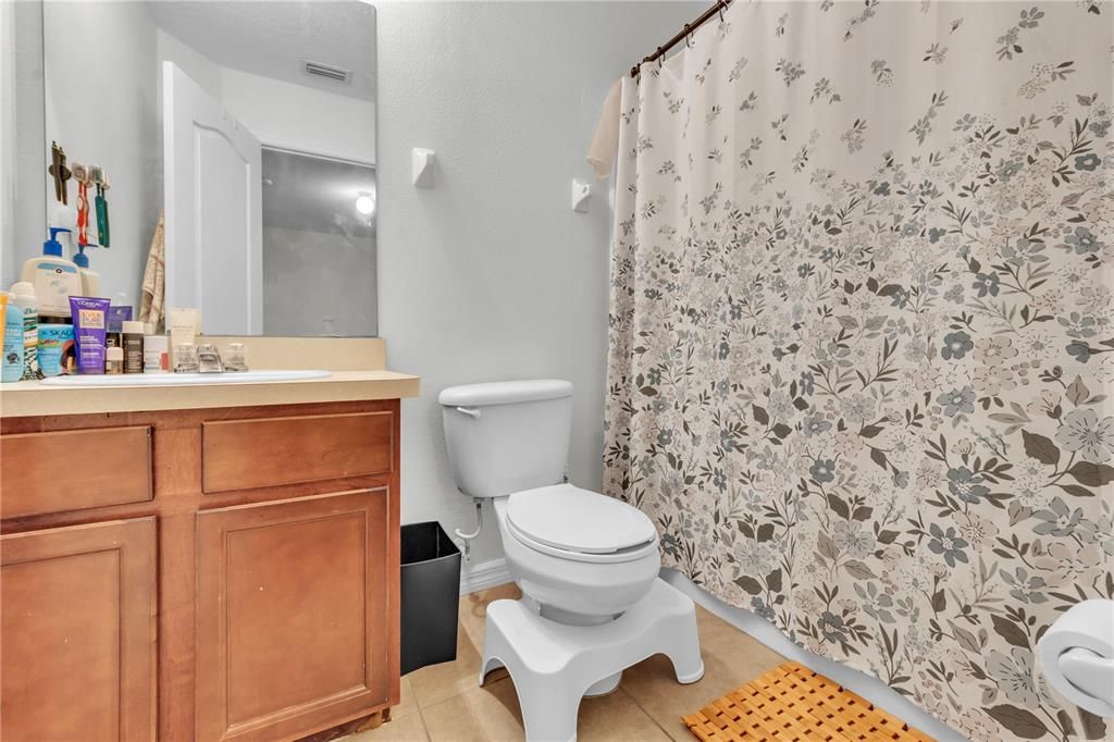 На продажу: $249,999 (3 спален, 2 ванн, 1649 Квадратных фут)