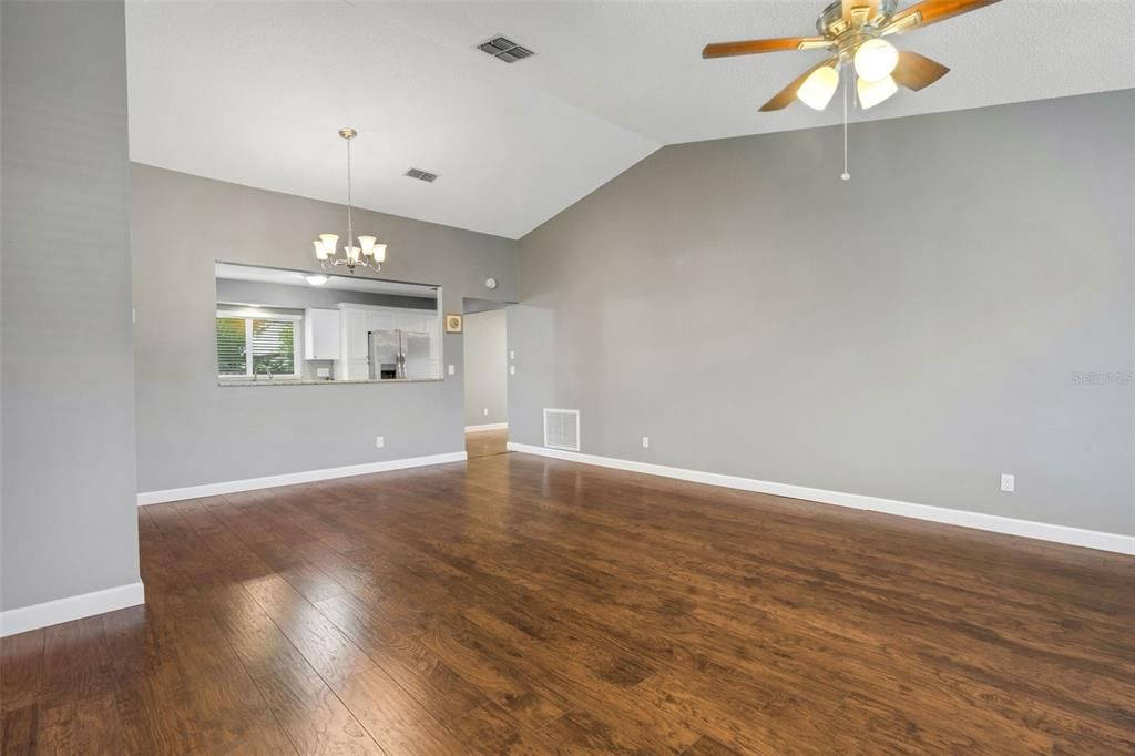 Active With Contract: $375,000 (2 beds, 2 baths, 1420 Square Feet)