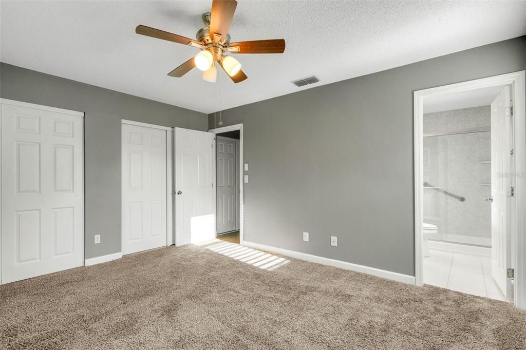 Active With Contract: $375,000 (2 beds, 2 baths, 1420 Square Feet)