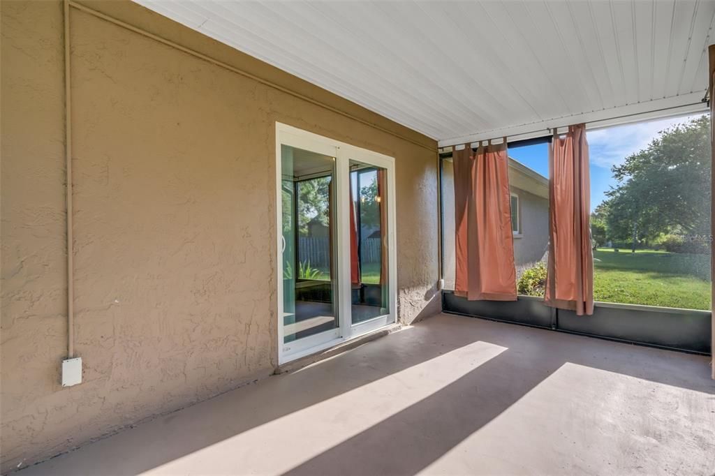 Active With Contract: $375,000 (2 beds, 2 baths, 1420 Square Feet)