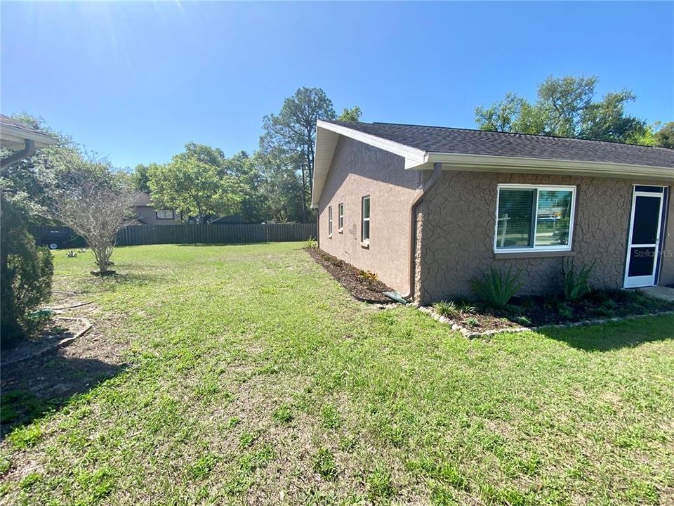 Active With Contract: $375,000 (2 beds, 2 baths, 1420 Square Feet)