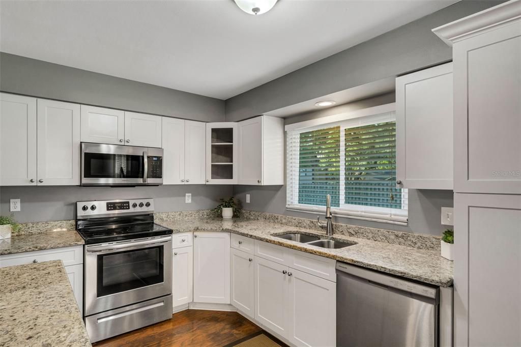 Active With Contract: $375,000 (2 beds, 2 baths, 1420 Square Feet)