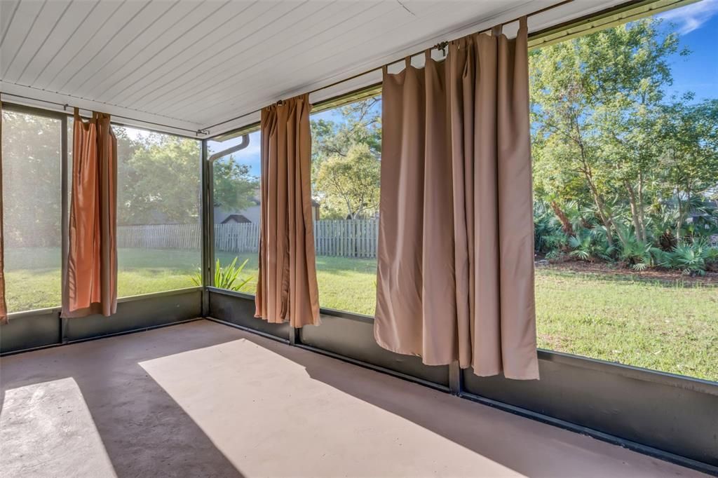 Active With Contract: $375,000 (2 beds, 2 baths, 1420 Square Feet)