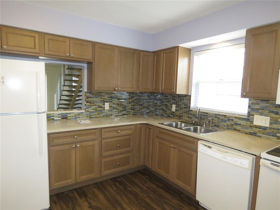 En Venta: $767,900 (4 camas, 0 baños, 2199 Pies cuadrados)