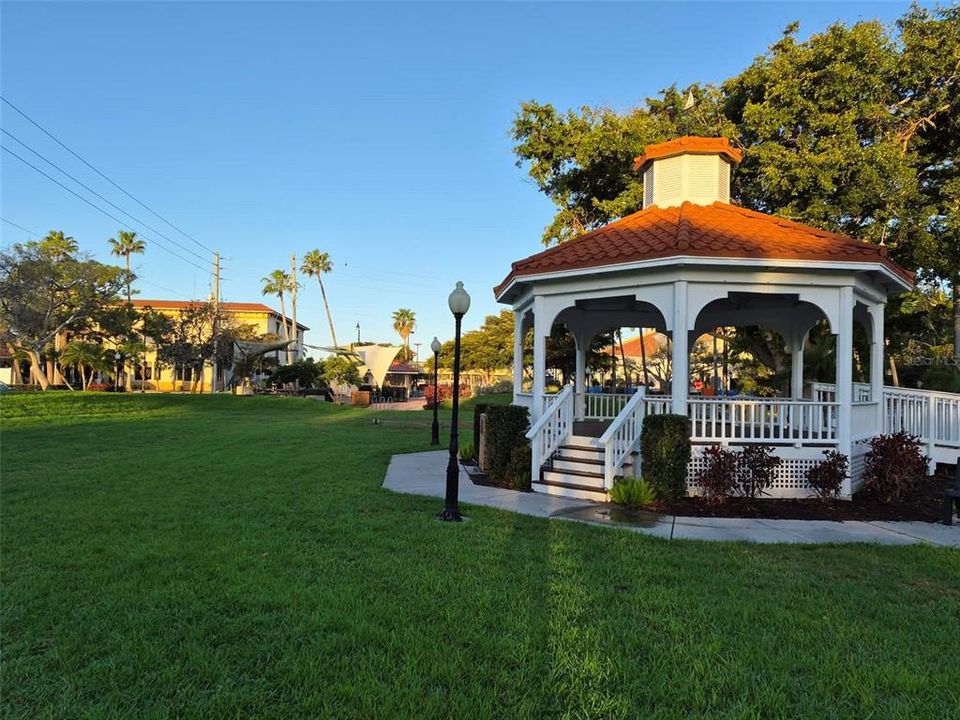 En Venta: $767,900 (4 camas, 0 baños, 2199 Pies cuadrados)