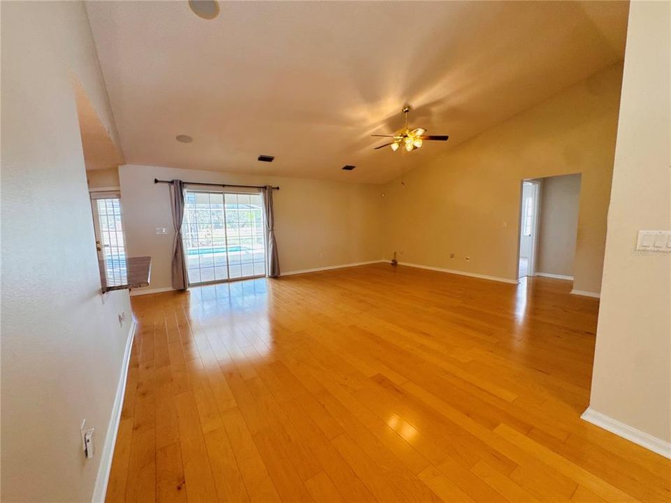 For Sale: $445,000 (4 beds, 2 baths, 2359 Square Feet)