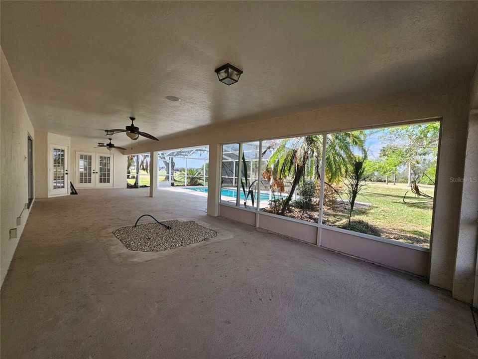 For Sale: $445,000 (4 beds, 2 baths, 2359 Square Feet)