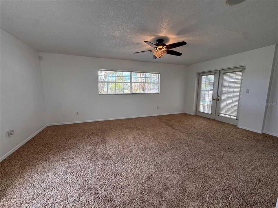 For Sale: $445,000 (4 beds, 2 baths, 2359 Square Feet)