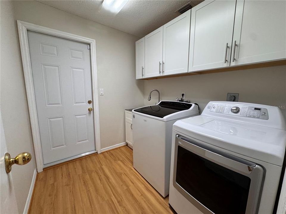 For Sale: $445,000 (4 beds, 2 baths, 2359 Square Feet)