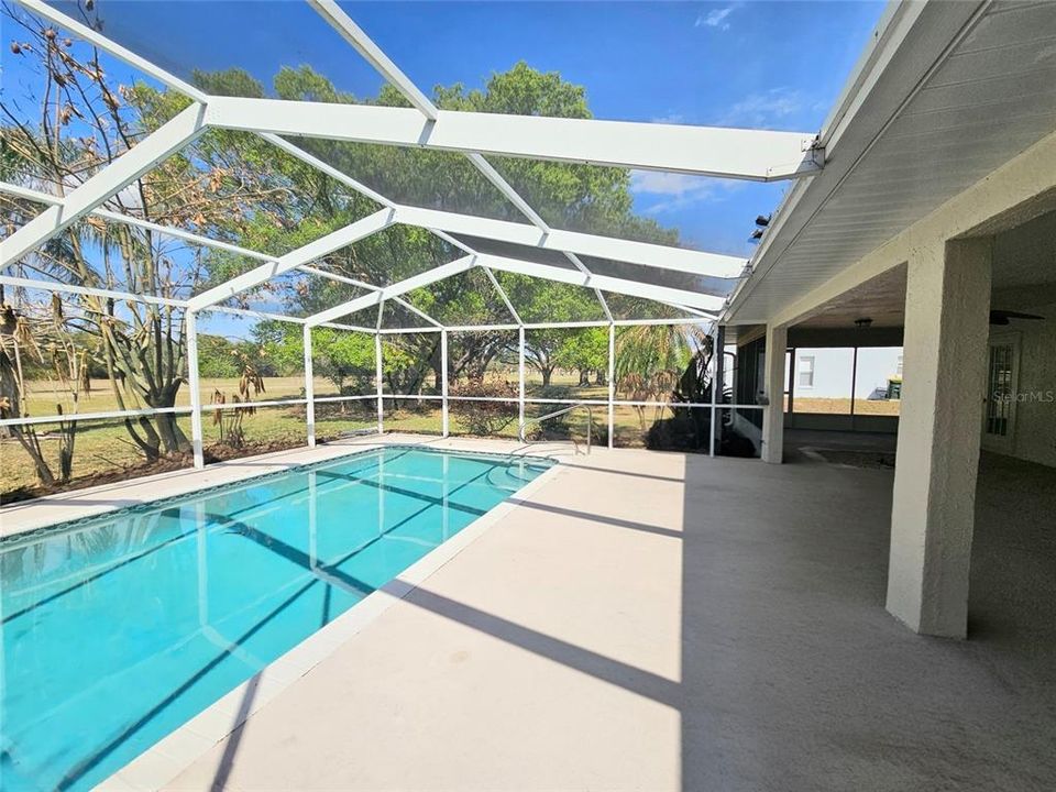 For Sale: $445,000 (4 beds, 2 baths, 2359 Square Feet)