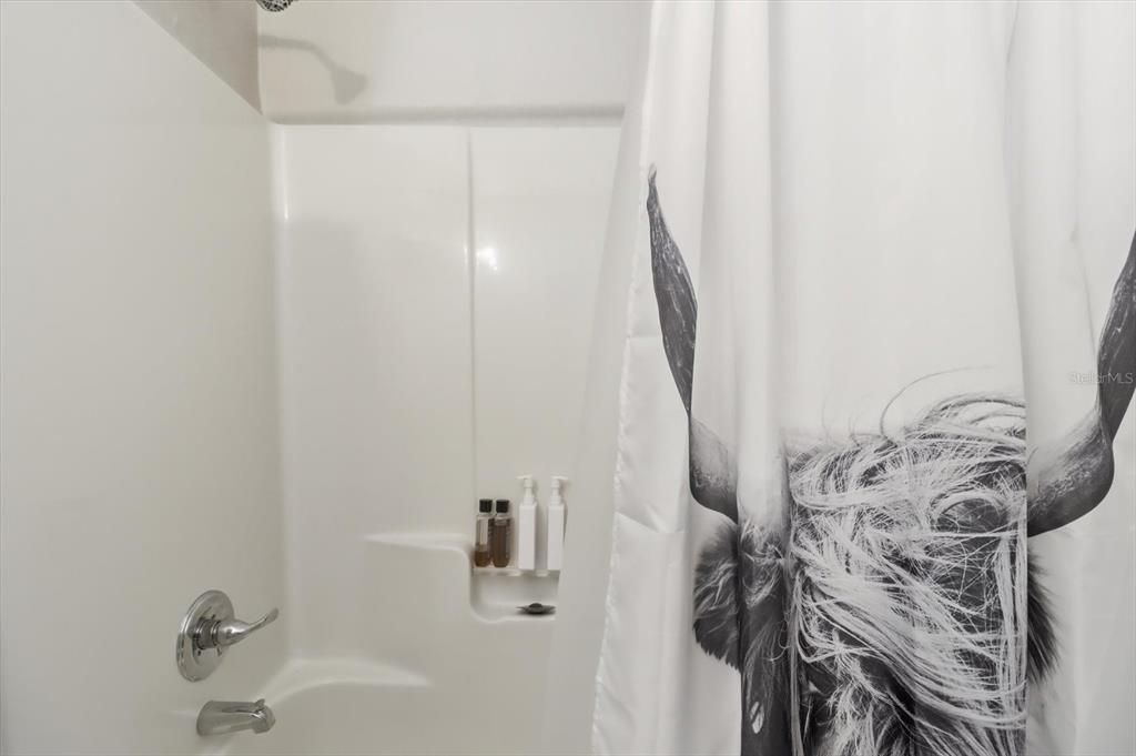 En Venta: $250,000 (4 camas, 2 baños, 1848 Pies cuadrados)