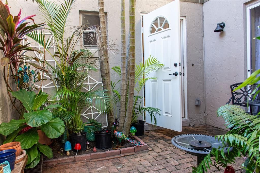 For Sale: $363,199 (4 beds, 2 baths, 1982 Square Feet)