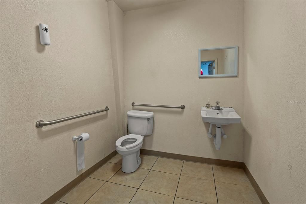 En Venta: $655,000 (0 camas, 0 baños, 1282 Pies cuadrados)