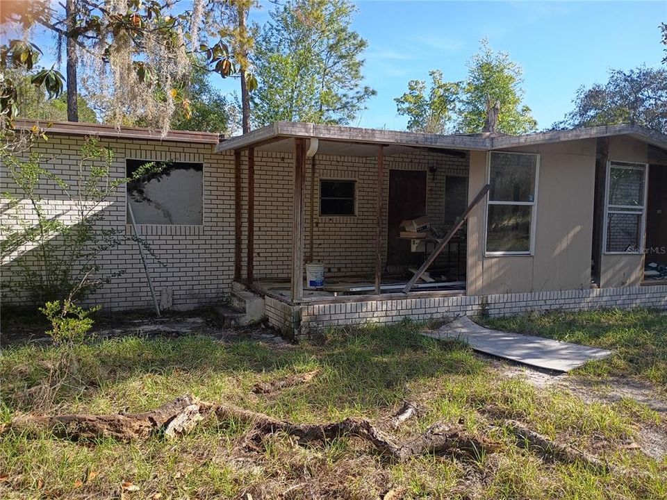 For Sale: $150,000 (3 beds, 2 baths, 1510 Square Feet)