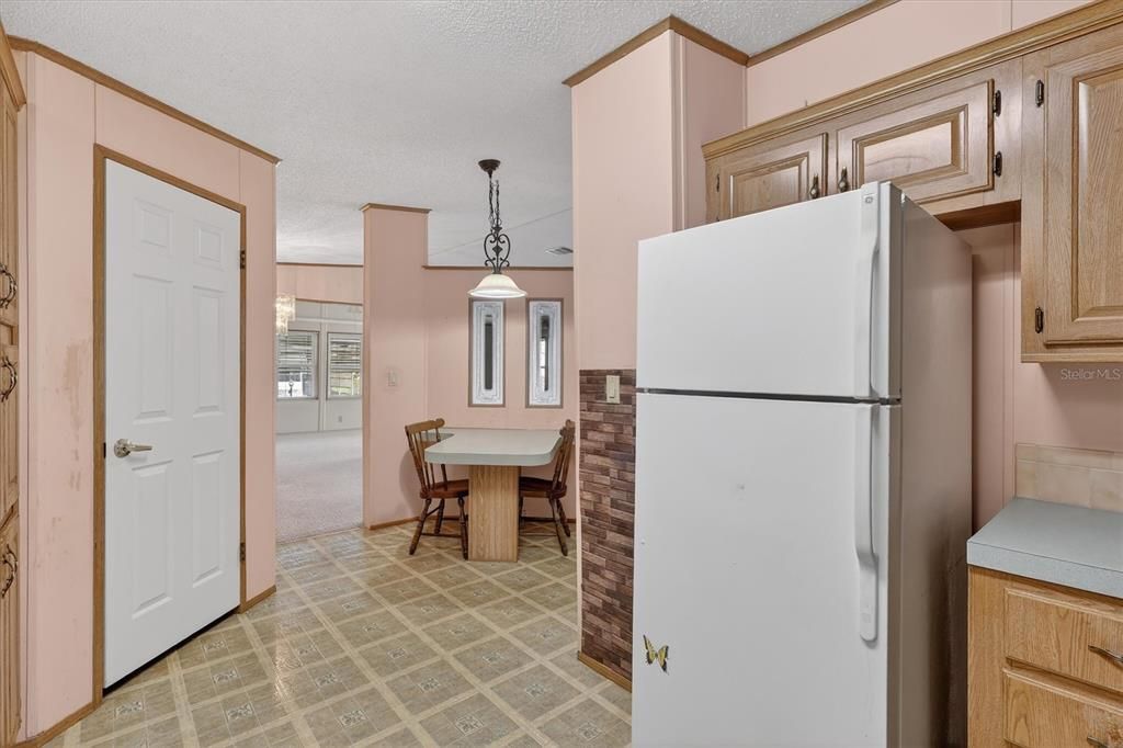 На продажу: $169,000 (2 спален, 2 ванн, 1507 Квадратных фут)