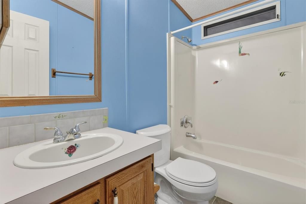 На продажу: $169,000 (2 спален, 2 ванн, 1507 Квадратных фут)